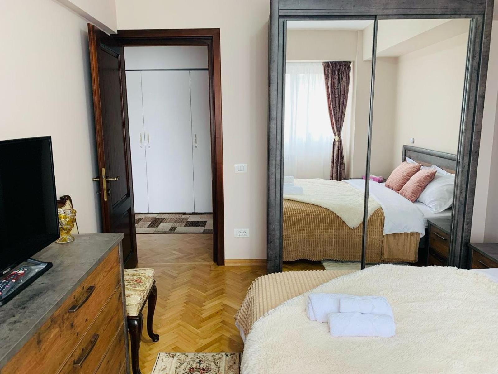Sofiart Apartment Bucharest Luaran gambar